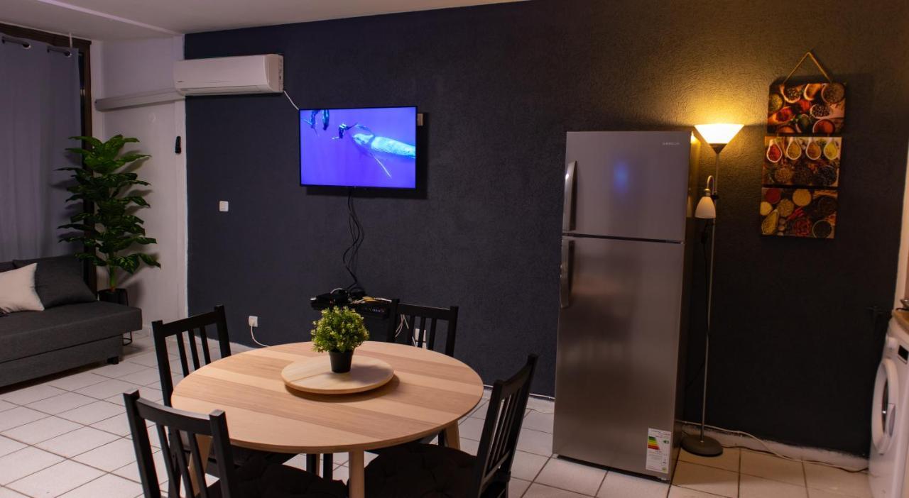 Grey House Apartment Ейлат Екстериор снимка