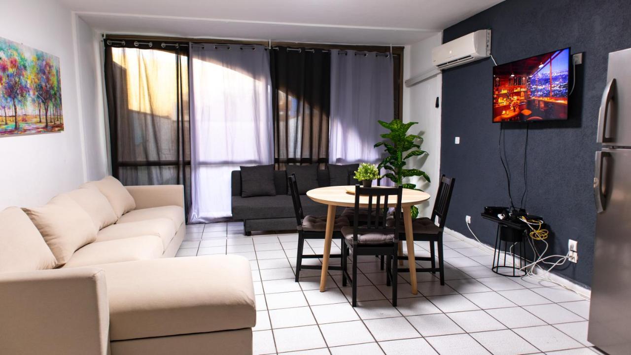 Grey House Apartment Ейлат Екстериор снимка