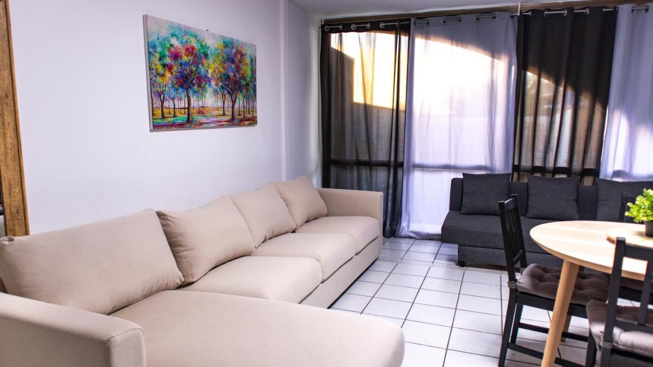 Grey House Apartment Ейлат Екстериор снимка