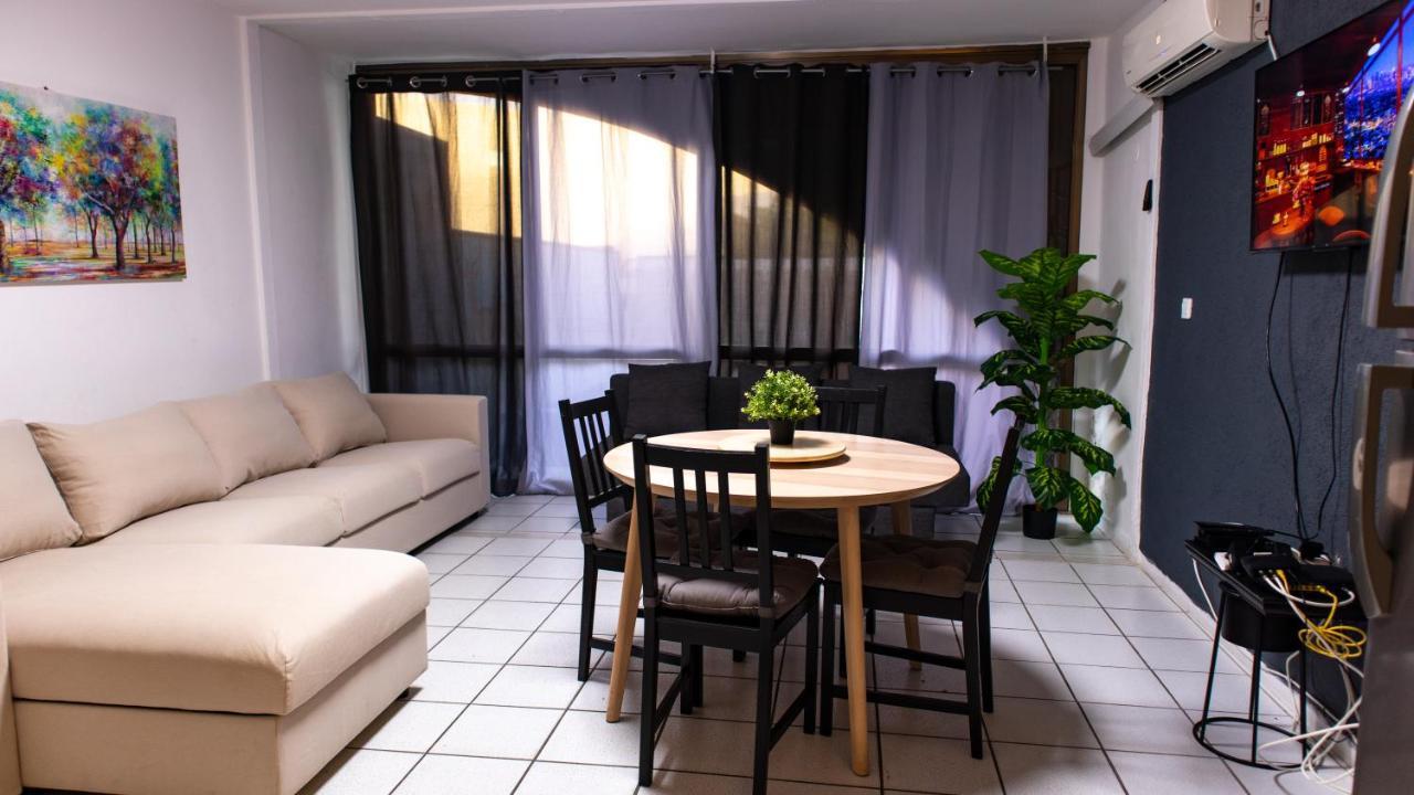 Grey House Apartment Ейлат Екстериор снимка